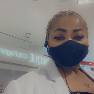 Meet your Posher, Andrea